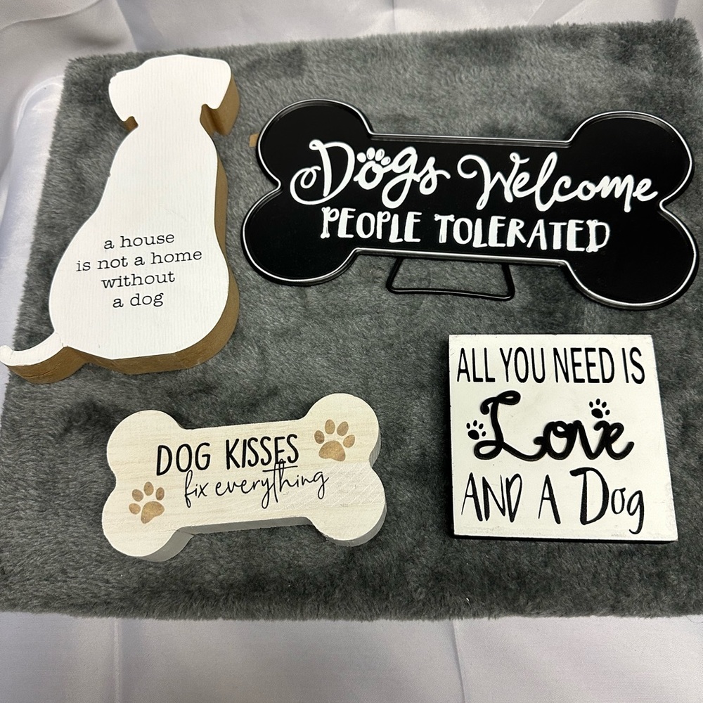 Dogs Welcome! People Tolerated. Table Decor